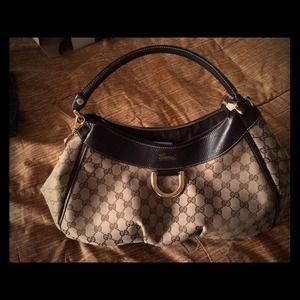 D ring Gucci hand bag. REASONABLE OFFERS ACCEPTED