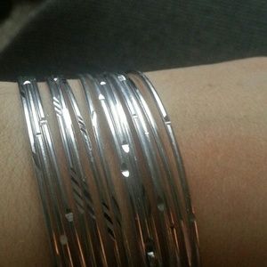 Bracelts