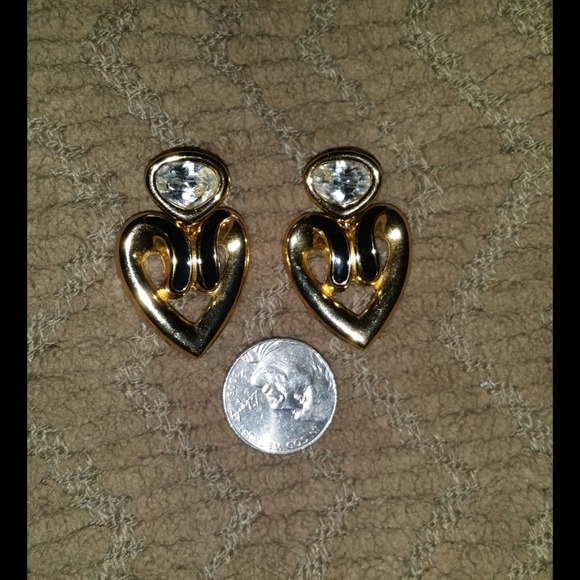 SOLD! BuNDLED!!Vintage Christian Dior earrings