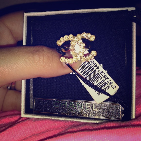 SOLD ON EBAY Authentic Chanel ring gold