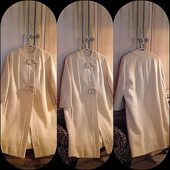 Stunning winter white vintage wool coat