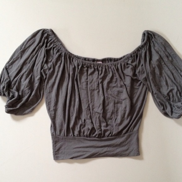 NWT Cute rayon gray knit top. Off the shoulder puff 3.4 sleeves - Picture 4 of 4