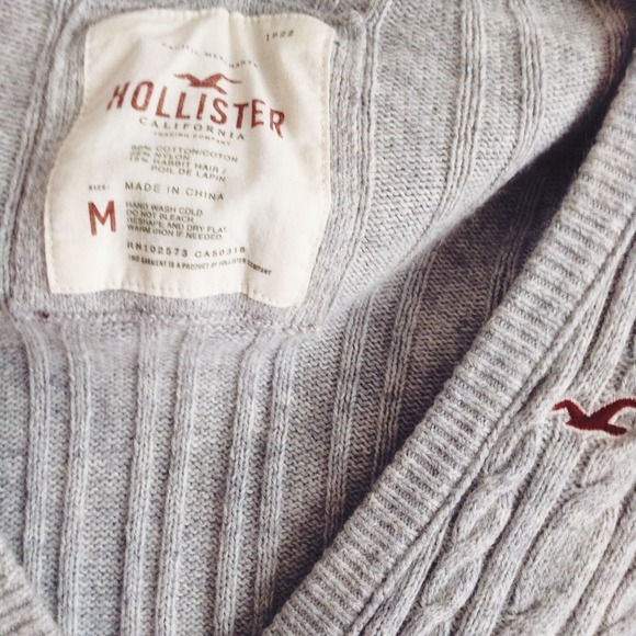 🚫🚫 sold 🚫🚫 Hollister Cardigan - Picture 2 of 2