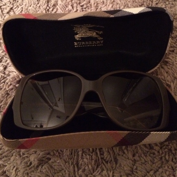 Burberry sunglasses authentic