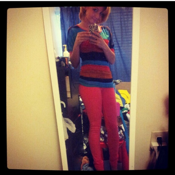 Colorful sheer blouse with matching jeggins. - Picture 1 of 1