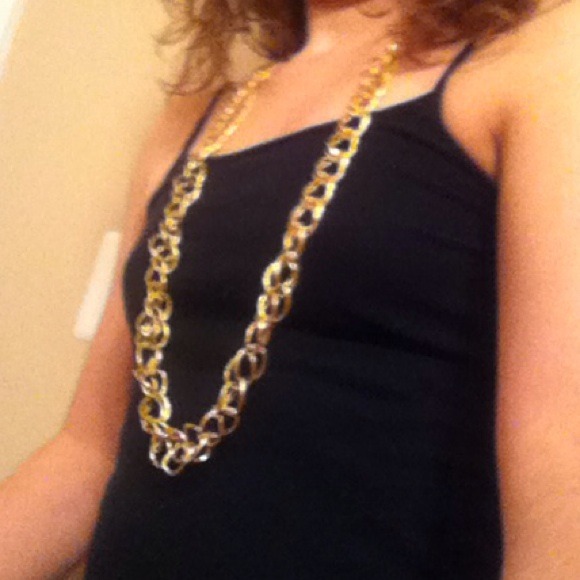Jewelry - 🎉Host Pick🎉Gold tone necklace