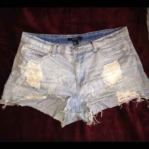 Light Wash Highwaisted Denim Cutoffs!