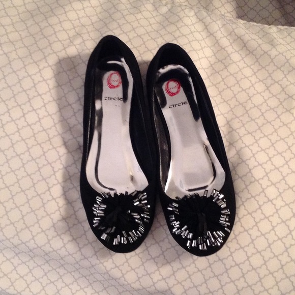 Cute black flats size 8.5 SOLD