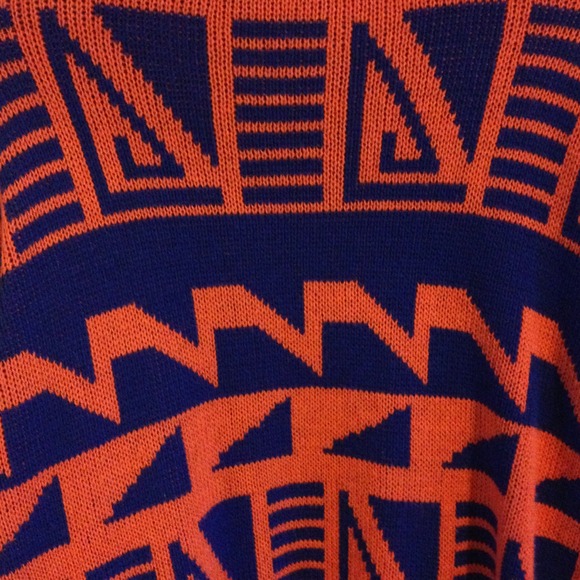 ☀Tribal Sweater☀ - Picture 3 of 4