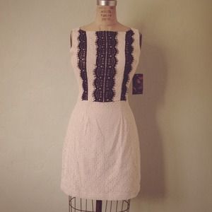 Heavyweight White Lace Black Detailed Dress