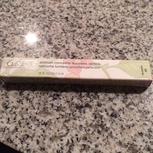 Brand new Clinique airbrush concealer neutral fair