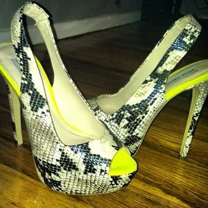 Steve Madden Never Worn Snakeskin Heels