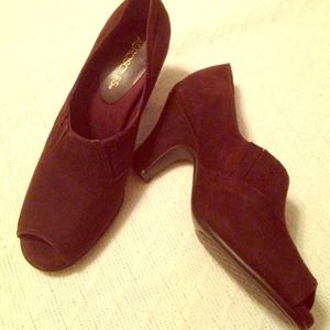 Reduced!  Aerosoles Brown Suede Peep Toe Shoes