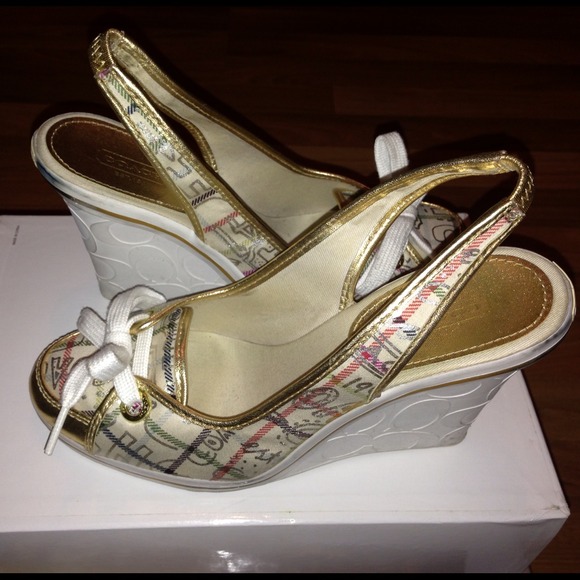 Signature Coach Slingback Wedge 8.5