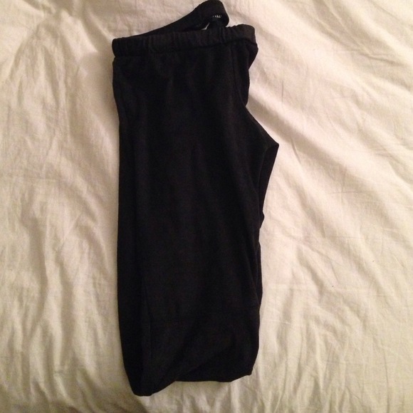 🚫Sold🚫 Brandy Melville Beri Black Suede Leggings