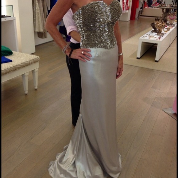Oscar De la Renta Gown