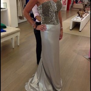 Oscar De la Renta Gown