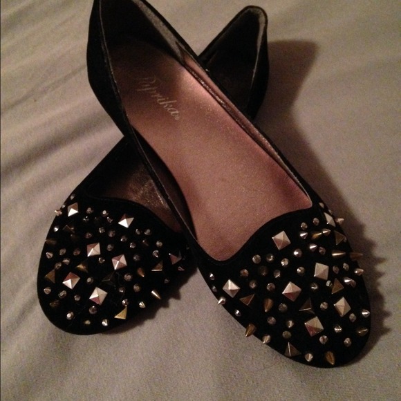 PRICE ✂️!! Studded flats! (Bundle 2 flats)