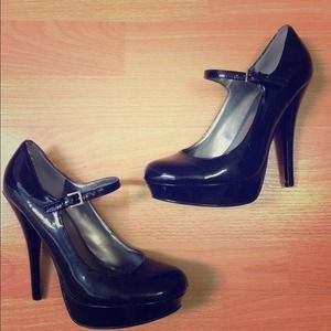 Guess Patent Leather Heels