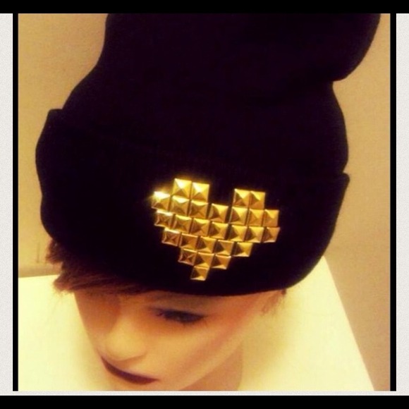 💓 REQUEST ORDER: Heart Studded Beanie 💓 - Picture 2 of 2