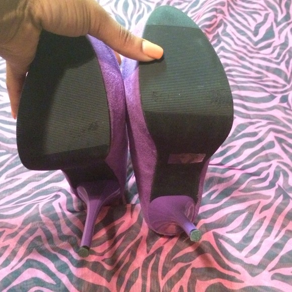 Purple heels - Picture 2 of 3