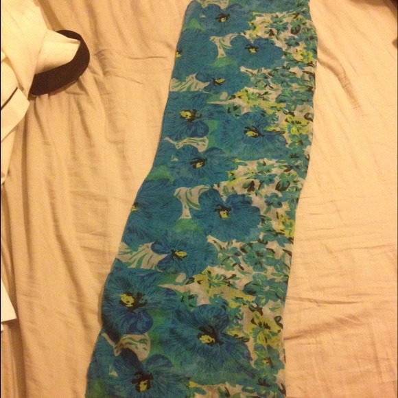 Patterned Scarf - Picture 2 of 2