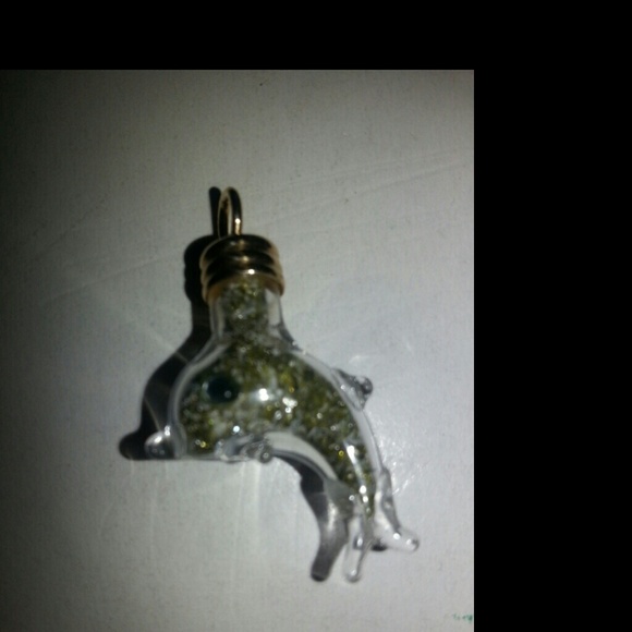 14kt dolphin pendant
