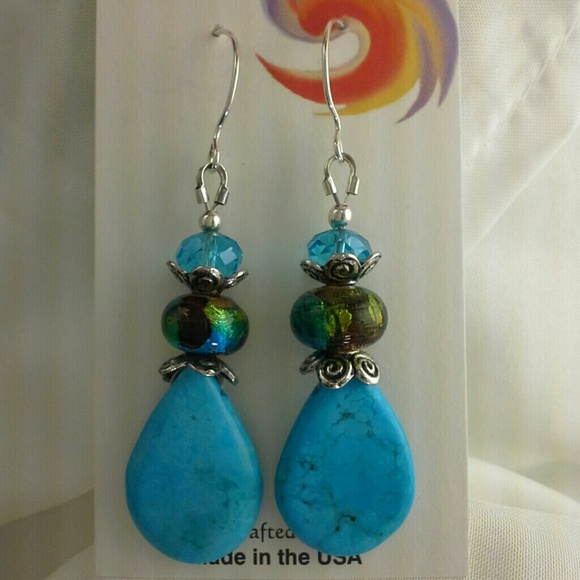 LesliesBox Jewelry - ★STERLING SILVER!★Genuine Turquoise Drop Earrings