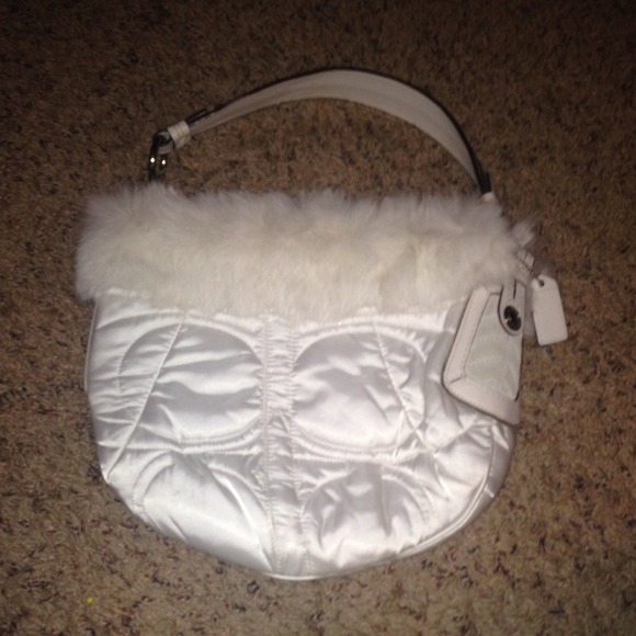 White quilted rabbit fur trim handbag