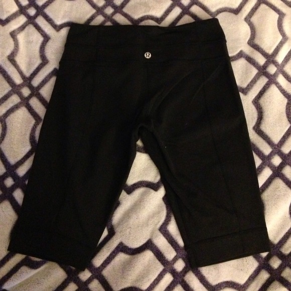lululemon athletica Pants - Lululemon Groove Shorts/Crops