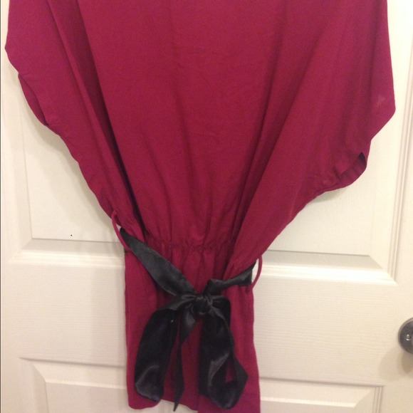 🚫SOLD🚫Plum elastic top - Picture 2 of 3