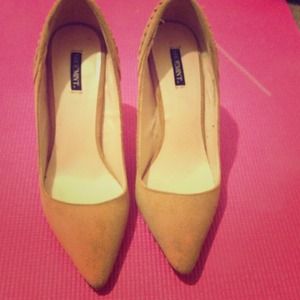 Camel toned 4" pumps size 9.5