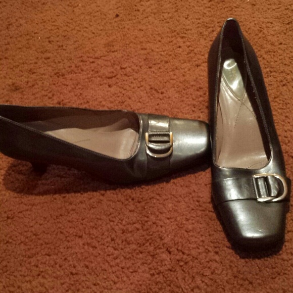 Reduced!  Liz Claiborne Flex Size 10