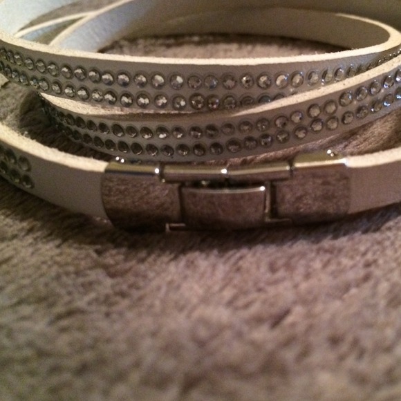 White Leather Rhinestone Wrap Bracelet - Picture 3 of 3