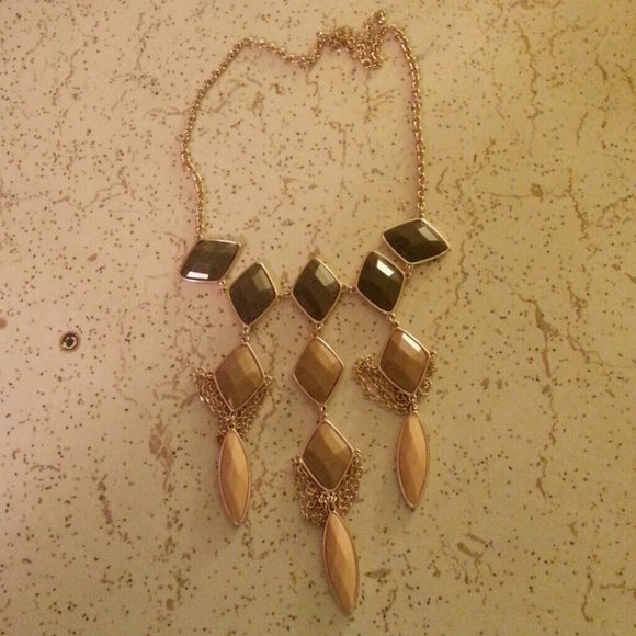 Statement necklace