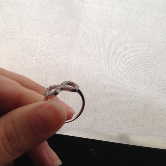 Crystal Infinity ring. - Picture 2 of 2
