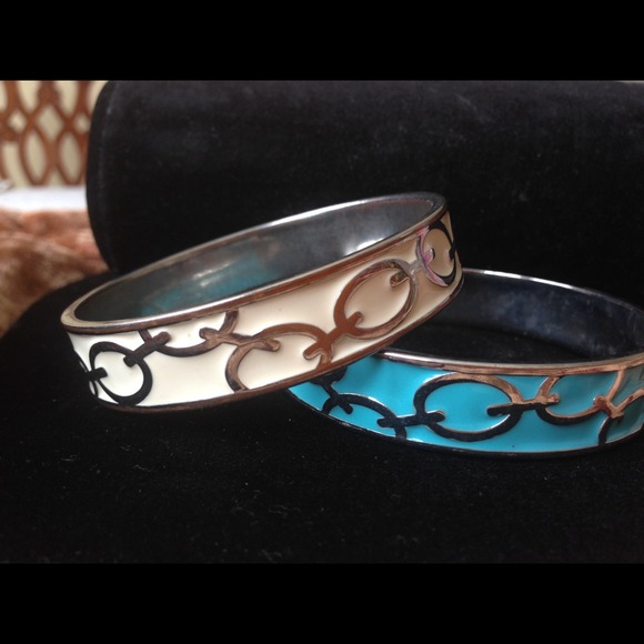 Set of 2 Bangles 🎀
