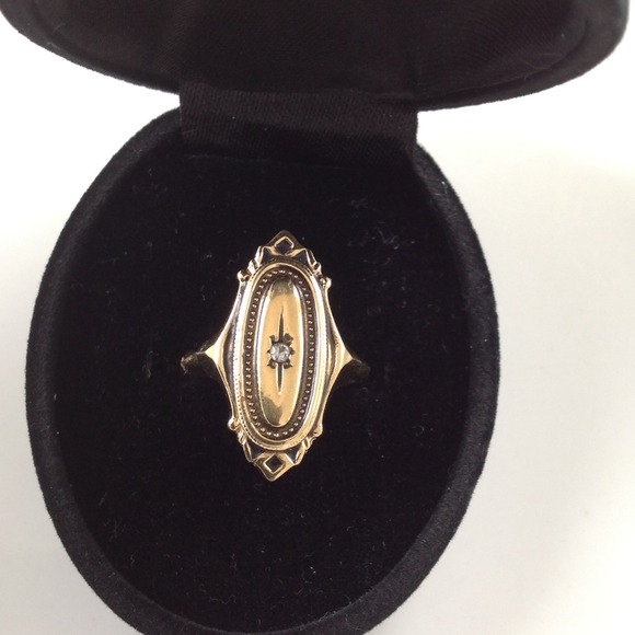 *GIFTED* Vintage style ring - Sz 6