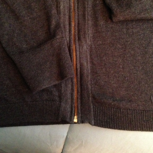 Sold in bundle - Picture 2 of 3