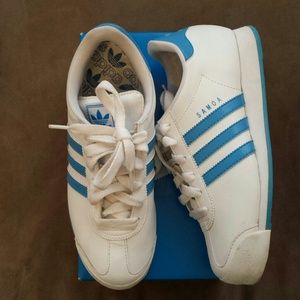 Woman's Adidas Samoa sneakers