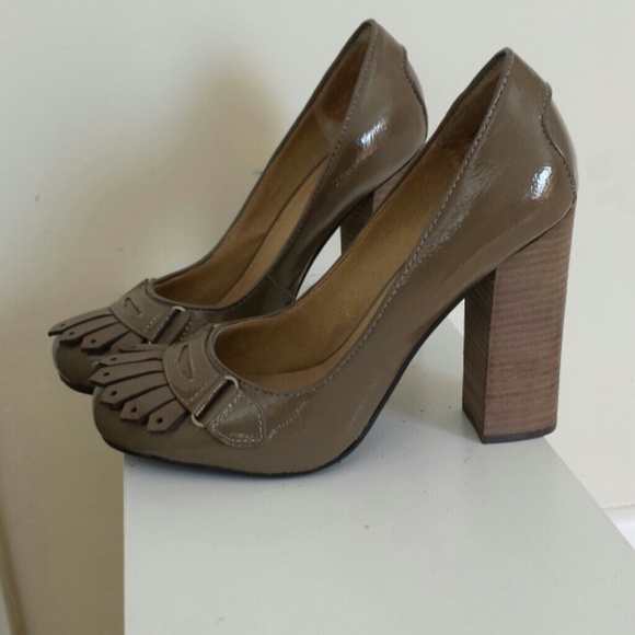 Levity chunky heeled oxford pumps size.7