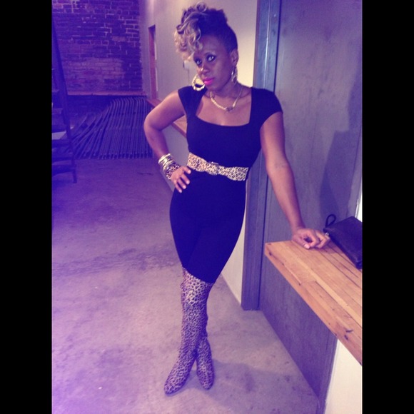 Meet Your Buyer/Seller I ❤️ LEOPARD PRINT & SHOES! - Picture 4 of 4