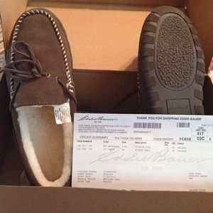 BRAND NEW!! Eddie Bauer men's slippers