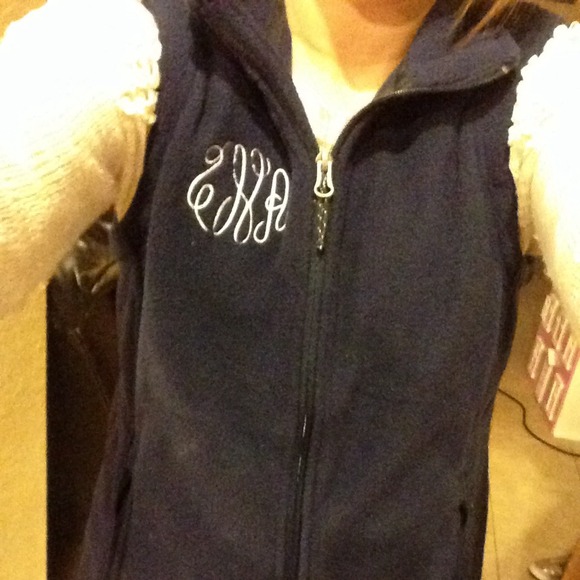 Monogrammed Fleece Vest π - Picture 2 of 3