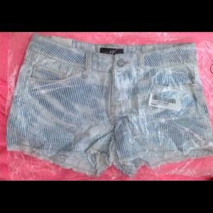 ✨Sold✨ Railroad Stripe Tie Dye Shorts