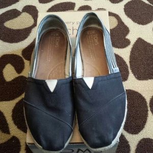 Univer bk Toms