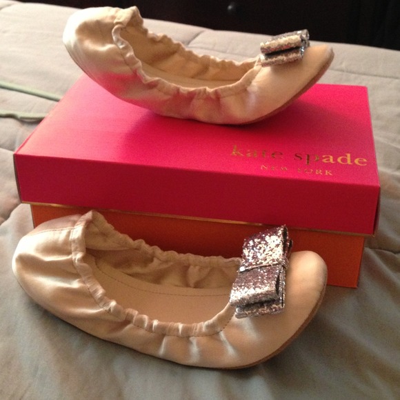 Kate Spade Ivory and silver Cayman flats!
