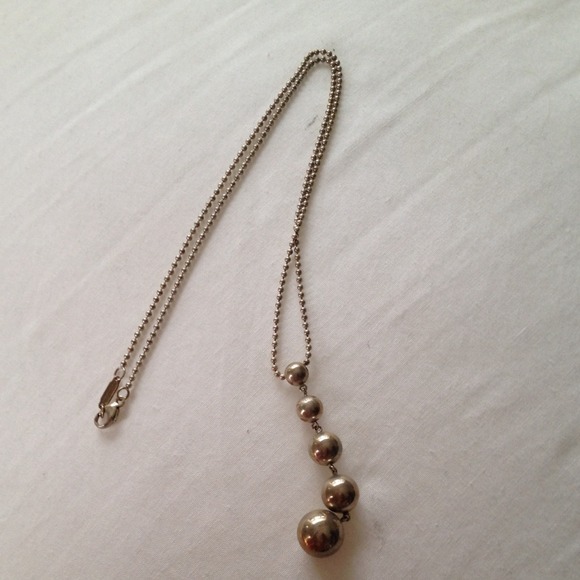 AUTHENTIC TIFFANY & CO. Graduated Ball Necklace.