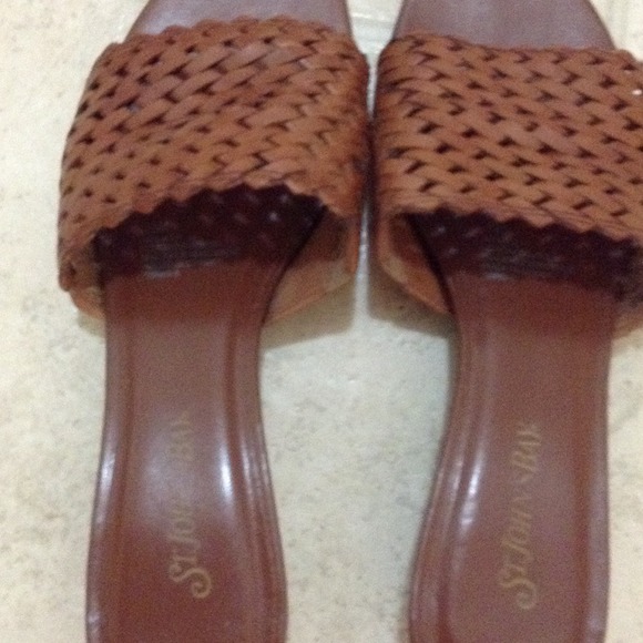 Shoes - Picture 2 of 4