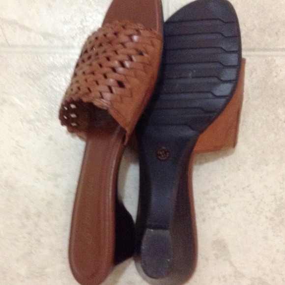 Shoes - Picture 3 of 4